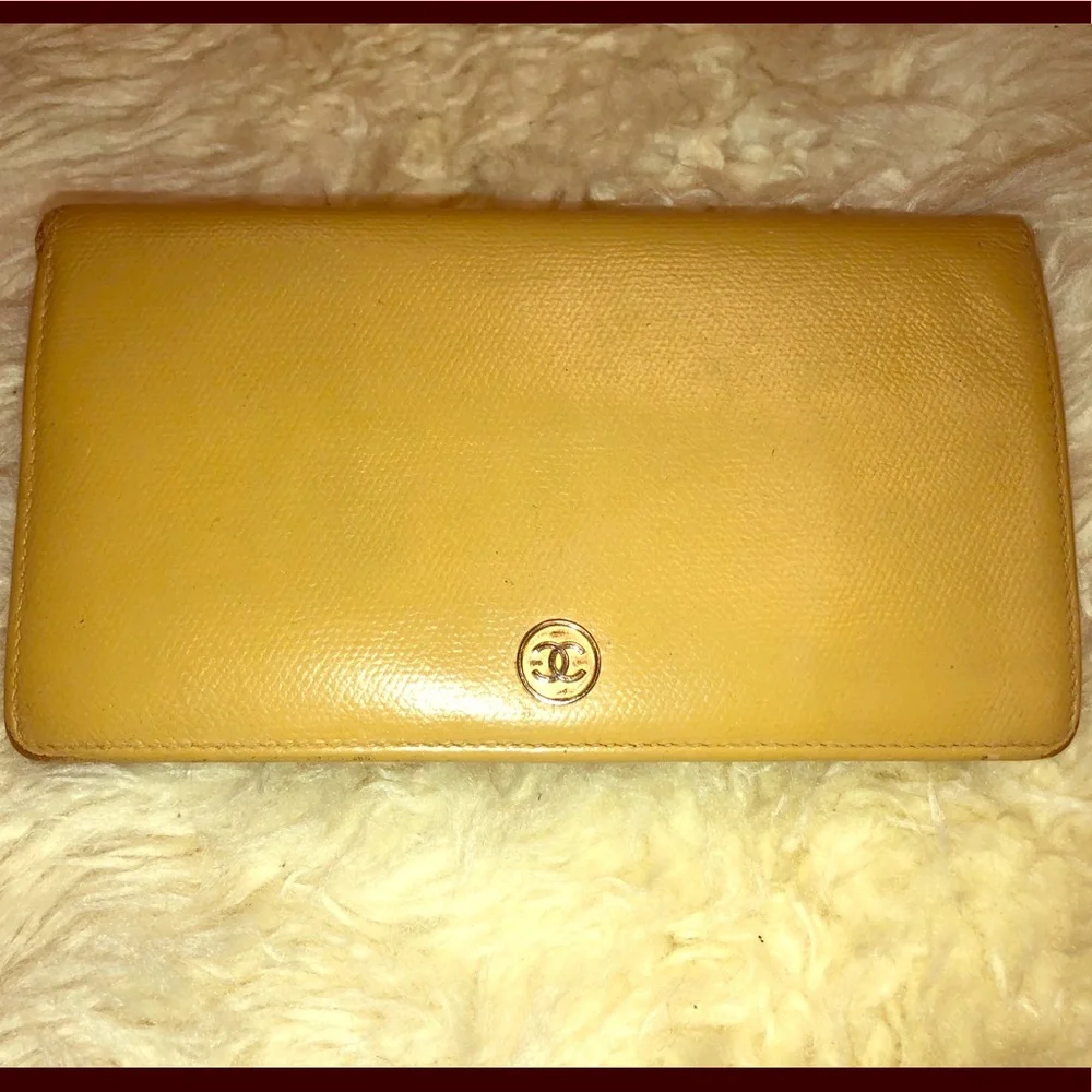 CHANEL Vintage Leather CC Long Bi-Fold Wallet